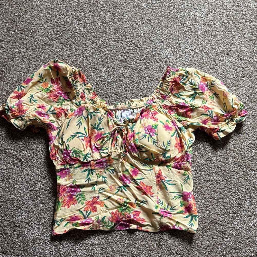 No Boundaries Yellow Floral Puff-Sleeve Crop Top